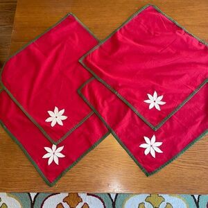 World Market maroon Holiday/Christmas napkins with green trim/white poinsettias